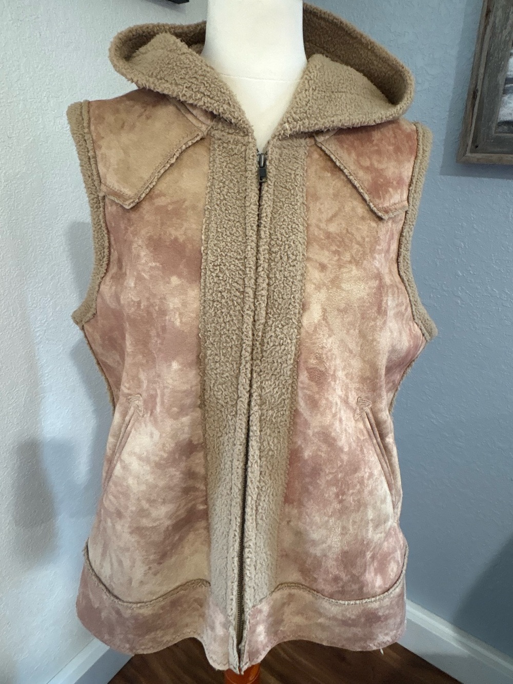 Powder River Outfitters Hooded Faux Suede Sherpa Vest Women's L Great Condition